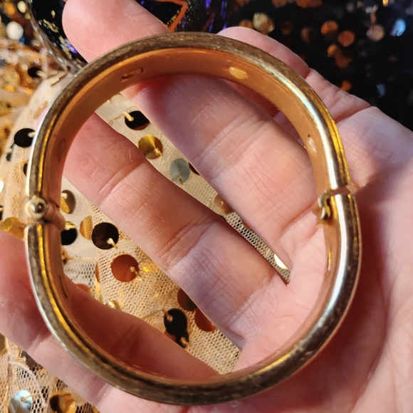 Vintage 80s Gols & Silver Waking Lioness Heavy Metal Spirit Cuff Bracelet - Picture 4 of 11